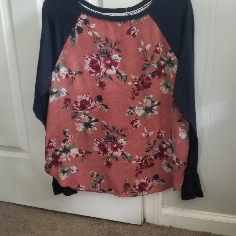 Flower pattern casual dress shirt